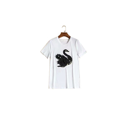 Conjunto Elegante: Blusa Blanca con Falda Midi Negra y Blanca