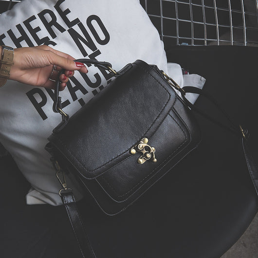Bolso de Mujer Elegante con Cierre de Concha de Seguridad - Image 4