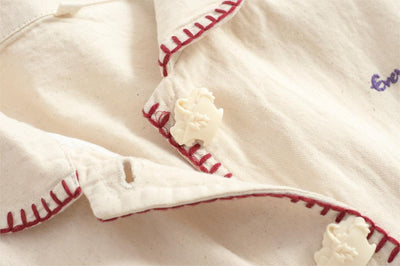 Chaqueta Doble Bolsillo con Bordado de Gato y Fresas Japonesas - Image 13