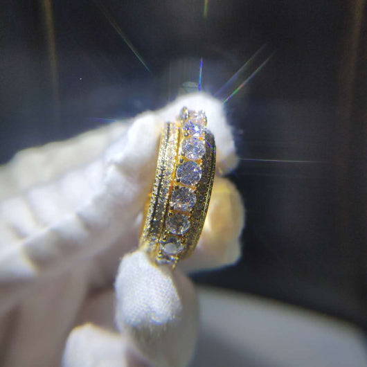 Anillo Hip-hop Giratorio con Diamantes y Circones Micro Incrustados - Image 2