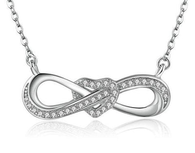 Collar de Plata Corazón Infinito - Cadena de Clavícula con 8 Caracteres S925