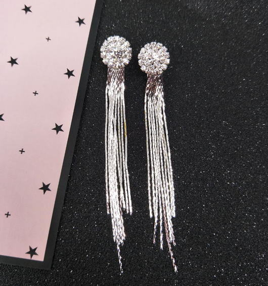 Aretes Largos de Cristal Hipoalergénicos con Borlas - Image 5