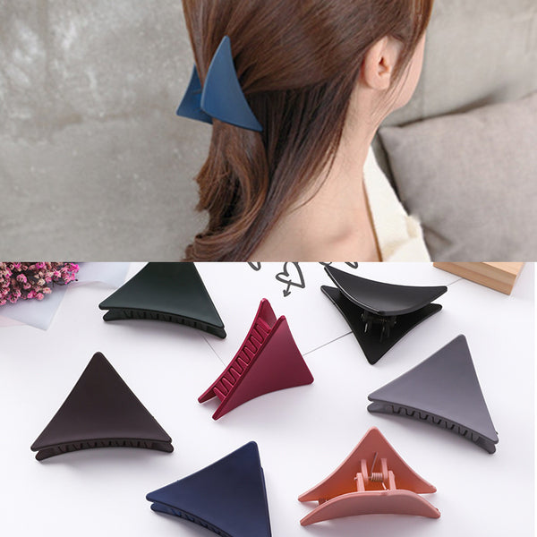 Clip Triangular para Cabello Colores Naturales - Estilo Coreano Mate