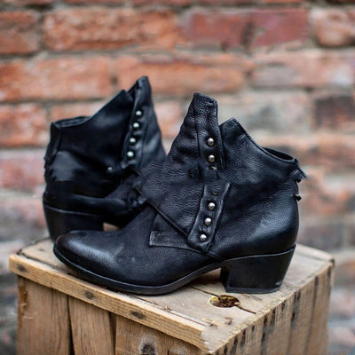Botas Martin con Tacón Robusto y Tachuelas - Image 10