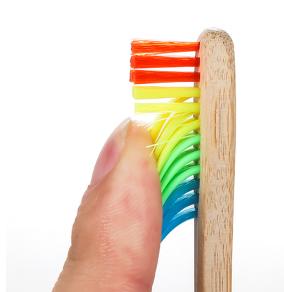 Cepillo de Dientes de Bambú Arcoíris - Ecológico y Colorido - Image 3
