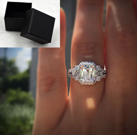 Anillo de Compromiso Estilo Princesa con Diamante Simulado - Image 2