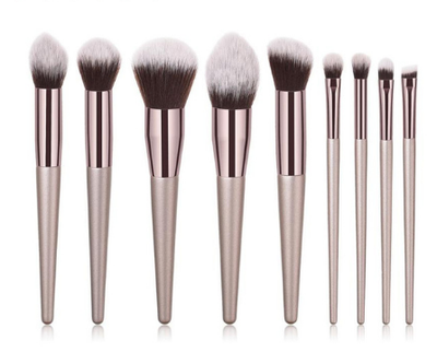 Set de Brochas de Maquillaje con Mango de Madera y Acabado Oro Champagne - Image 4