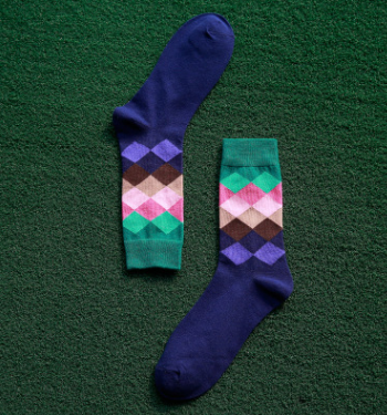 Calcetines Largos de Algodón para Hombre con Diseño de Diamantes Coloridos - Image 12