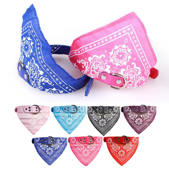 Collar bandana absorbente con patrón triangular para perros pequeños