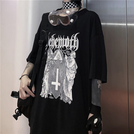 Camiseta Estampado Cruz Negra Estilo Coreano