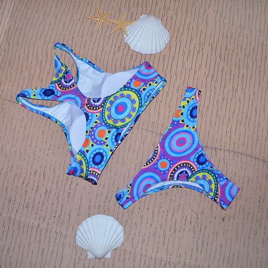 Bikini Brasileño Triángulo Cintura Baja Cuello Alto - Traje de Baño Moderno - Image 2