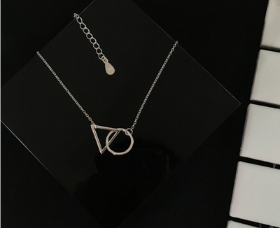 Collar con Colgante Geométrico en Plata 925 Esterlina - Image 4