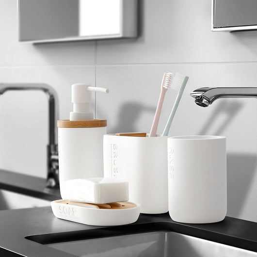 Set de 4 Piezas de Accesorios de Baño en Resina - Dispensador, Porta Cepillos y Vaso - Image 16