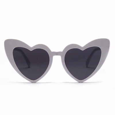 Light gray heart-shaped sunglasses with dark lenses, featuring a vintage-inspired plastic frame. - Image 6