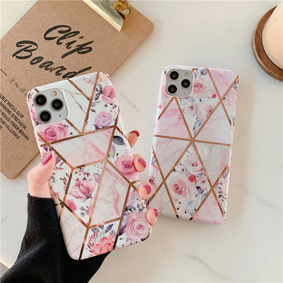 Funda para teléfono con flores retro cosidas