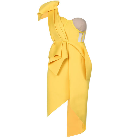Vestido Asimétrico con Moño Ajustado y Diseño Minimalista