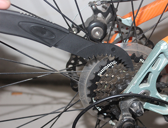 Cepillo Limpiador de Cadena de Bicicleta Professional