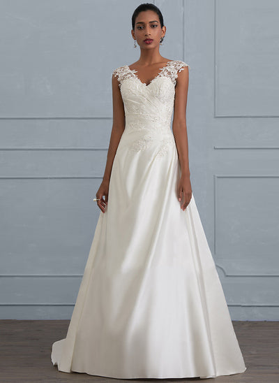 Vestido de Novia Sirena Asimétrico con Encaje y Cola Trailing - Image 4