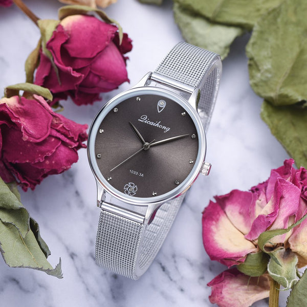 Reloj de Pulsera Verde con Escala de Diamantes - Cuarzo de Diseño Premium