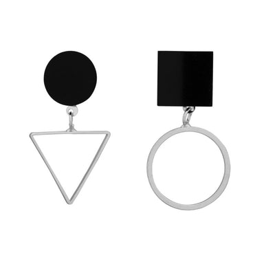 Aretes Geométricos Asimétricos de Triángulos