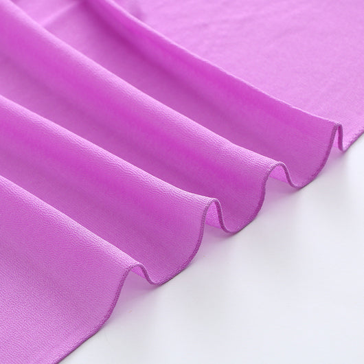 Hijab Chiffon Largo con Detalles Dorados - Image 7