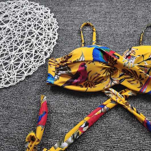 Traje de Baño con Estampado Dinámico y Tirantes Ajustables - Image 4