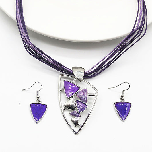 Conjunto de Collar y Aretes Triangulares con Efecto Goteo - Image 5