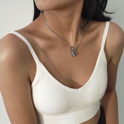 Collar con Cadena de Cierre de Seguridad