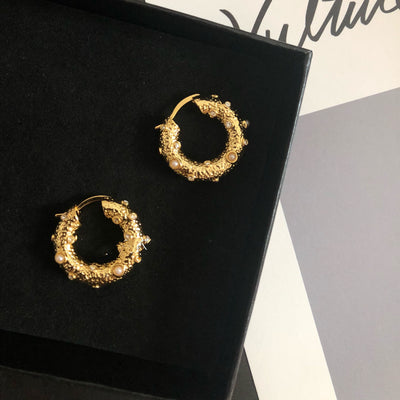 Aretes de Perla Hao Shi Círculo Dorado