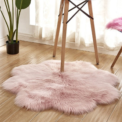 Alfombra de Lana Artificial con Forma Floral – Tapete Suave de Piel Sintética - Image 10
