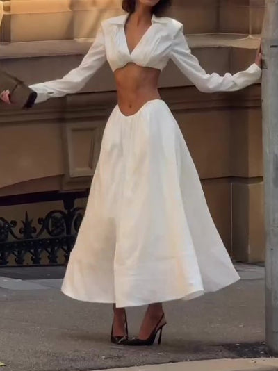 Conjunto Elegante de Dos Piezas: Blusa Corta Manga Larga con Escote Calado y Falda Maxi Cintura Alta