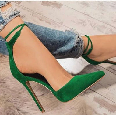 Sandalias de Tacón Alto con Detalles Calados y Remaches - Tallas Grandes