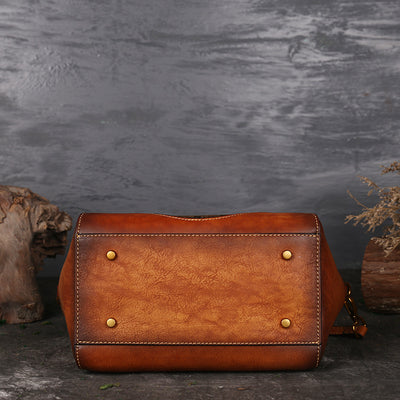 Bolso Mensajero de Cuero Genuino con Patrón Totem - Cartera Retro de Piel Natural para Mujer - Image 4