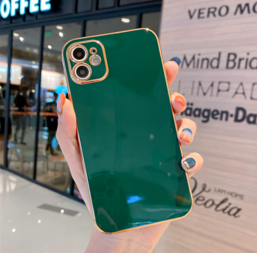 Funda Premium Chapada en Oro para Apple con Rayas de Silicona - Image 7