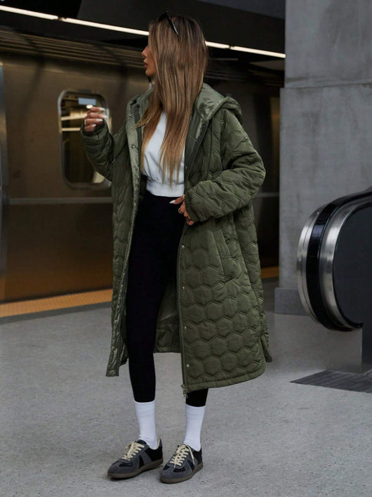 Abrigo Largo Escocés con Capucha y Pelaje Suave para Mujer - Image 12