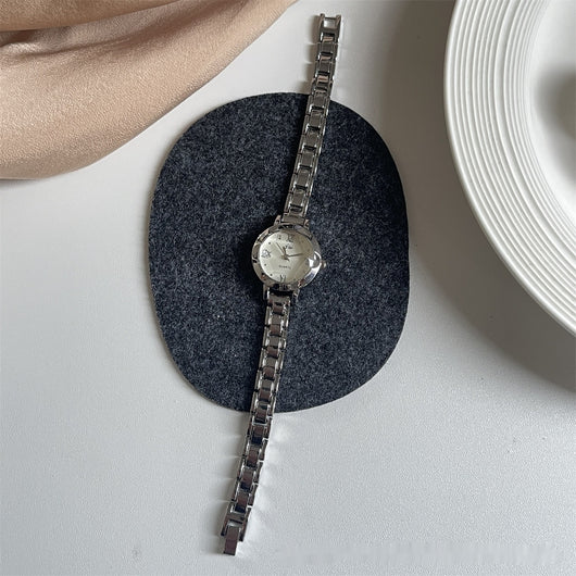 Reloj de Lujo Ligero para Mujer con Estilo Francés Sofisticado - Image 8