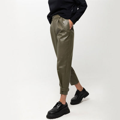 Pantalones Cortos de Cuero PU Ajustados de Cintura Alta - Image 3