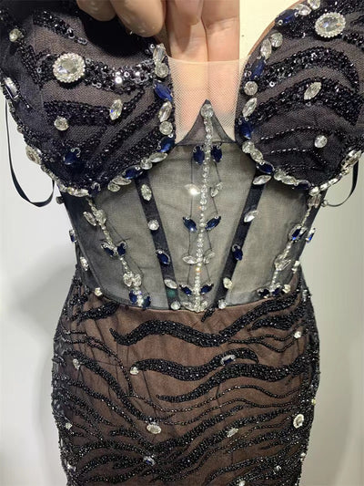Vestido Negro Tubo Hombro Descubierto Ajustado con Detalles de Diamantes - Image 3