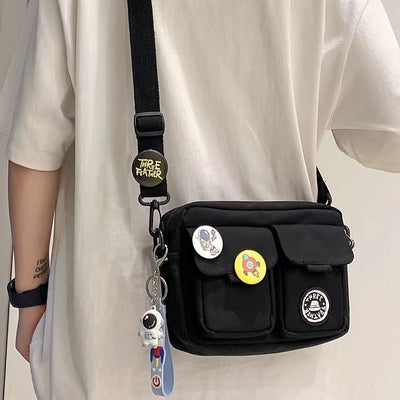 Bolsa Mensajera Crossbody para Hombre con Distintivo - Image 2