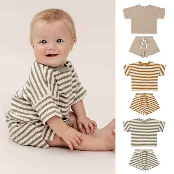 Conjunto de Dos Piezas para Niña con Shorts y Blusa Acanalada a Rayas