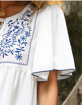 Camiseta Blanca Estampada de Talle Alto para Mujer - Image 8