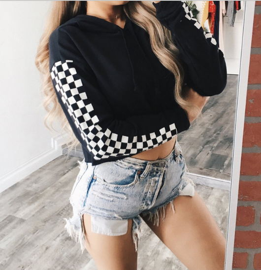 Sudadera Crop Negra Versátil