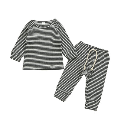 Conjunto Infantil de Dos Piezas con Blusa Rayada y Pantalón - Image 9