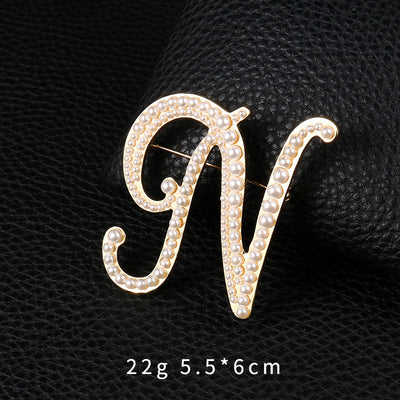 Broche Personalizado con Iniciales en Perlas - Alfiler Elegante para Mujer - Image 6