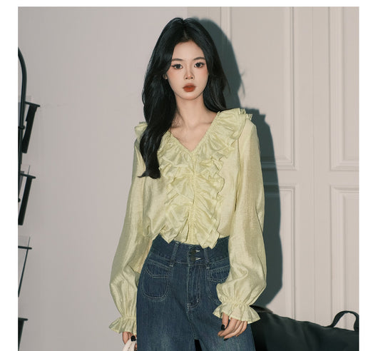 Blusa Blanca con Cuello en V y Volantes - Image 3
