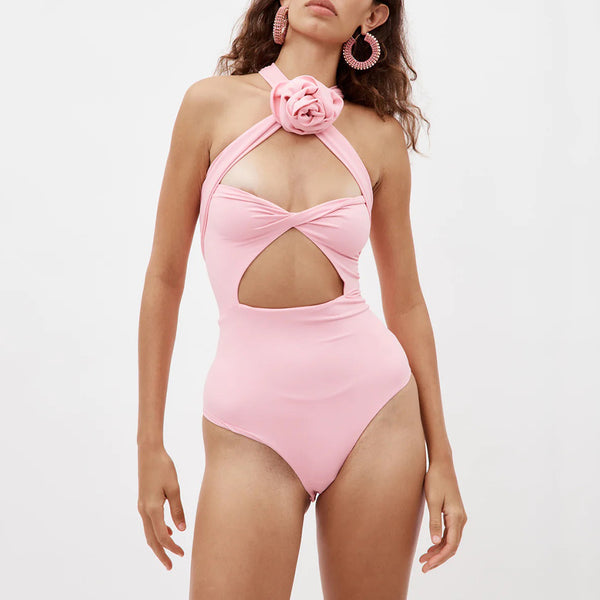 Jumpsuit Elegante con Flores en Relieve y Detalles Calados