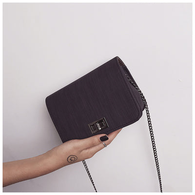 Bolso de Hombro Cuadrado con Cadena - Image 5