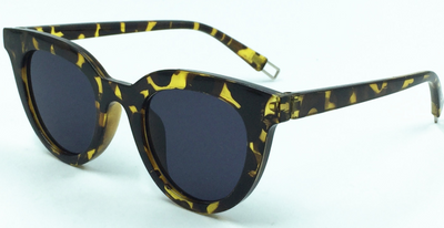 White vintage cat-eye sunglasses with dark lenses, angled on a clean white background. - Image 13