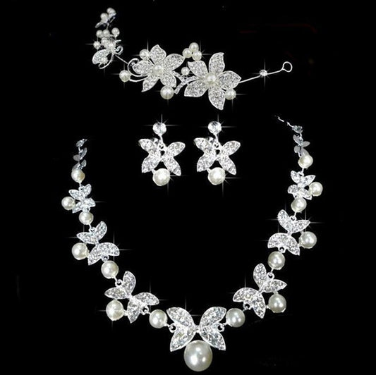 Conjunto de Joyería Nupcial con Mariposa - Collar de Perlas y Tocado de Cadena Suave
