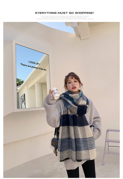 Bufanda Cuadriculada Blanca y Azul Estilo Japonés para Mujer - Image 10